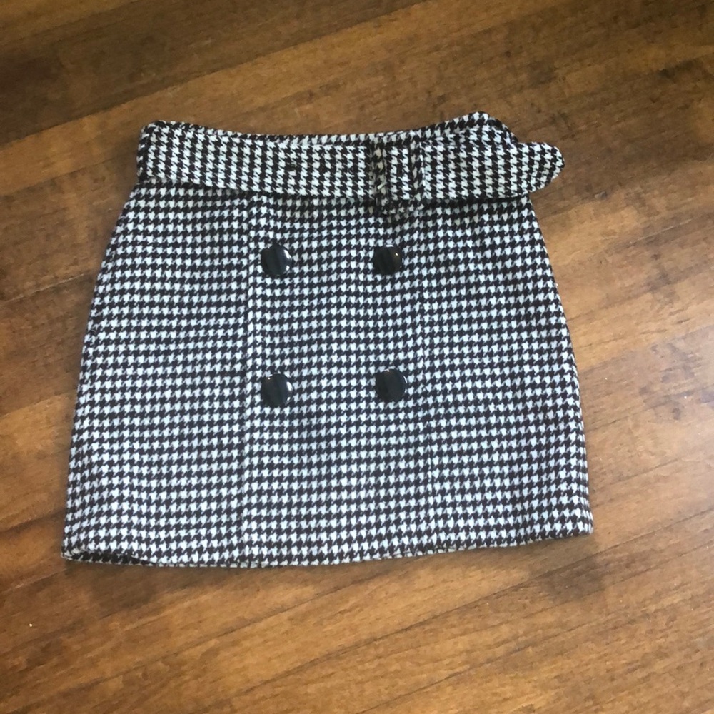 Forever 21 Contemporary Black White Houndstooth Mini Skirt Small